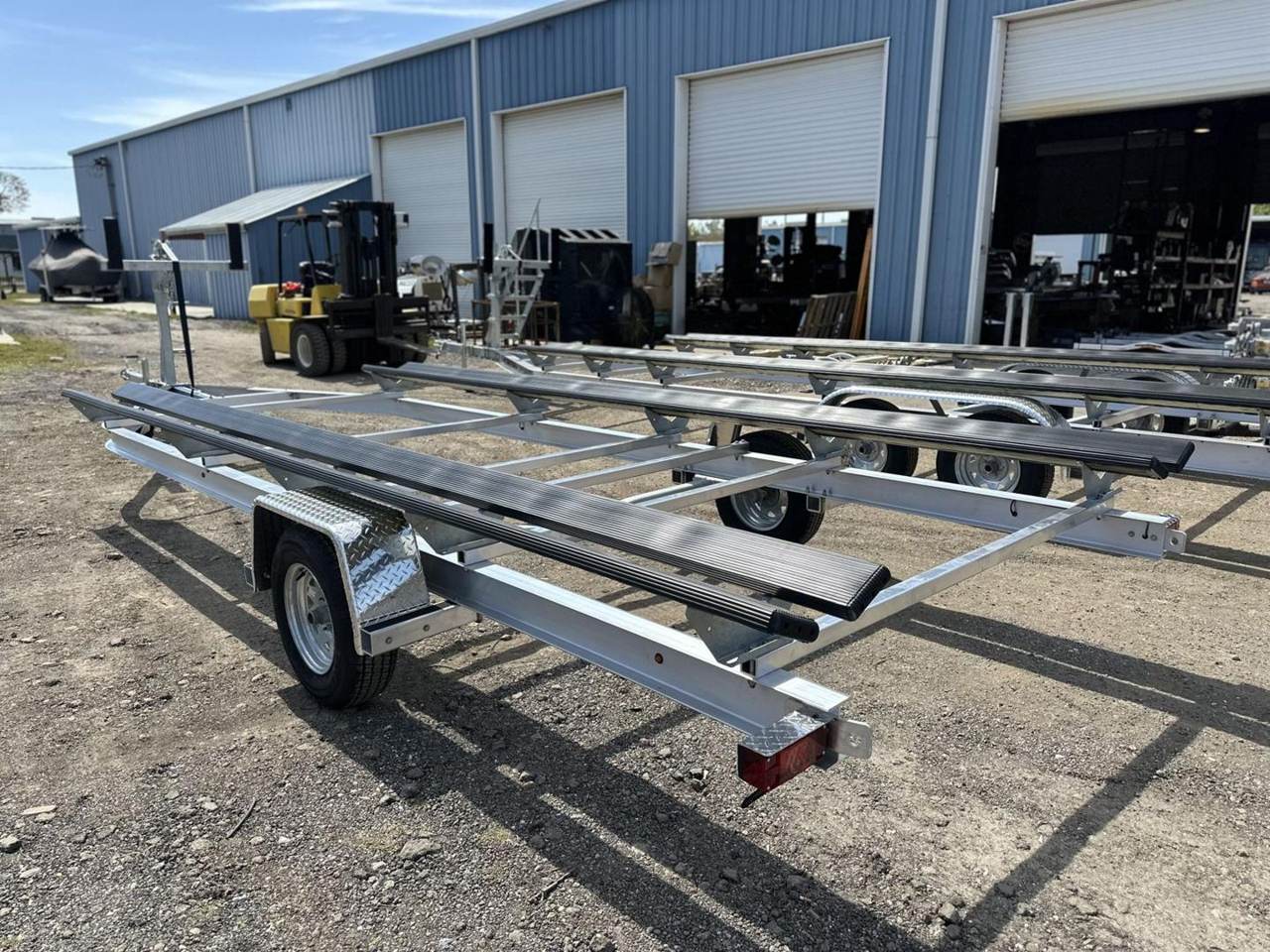 3.5K Single Torsion Pontoon · photo 2