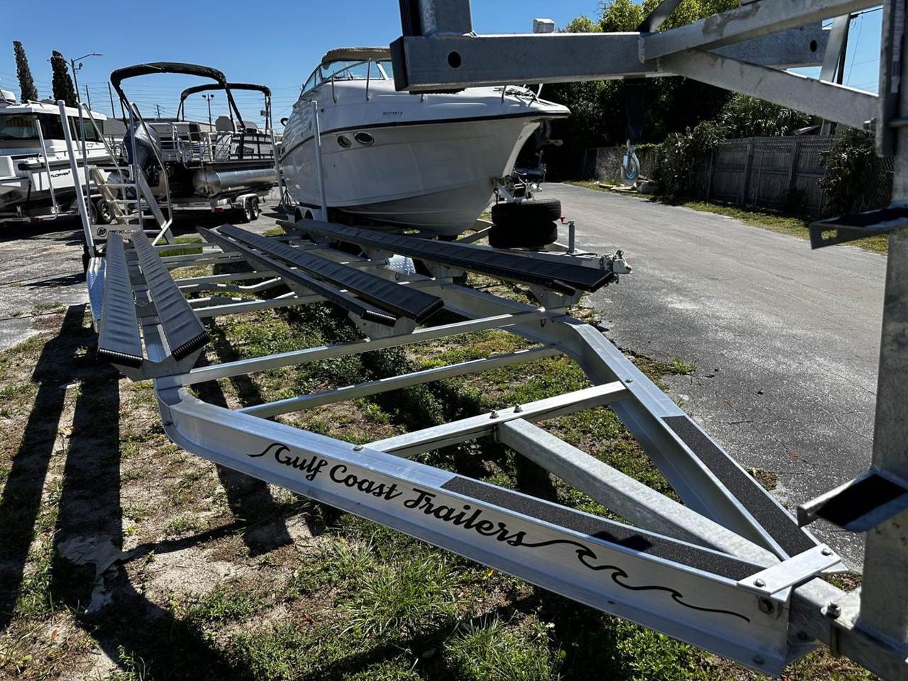 7K Dual Torsion Pontoon · photo 2
