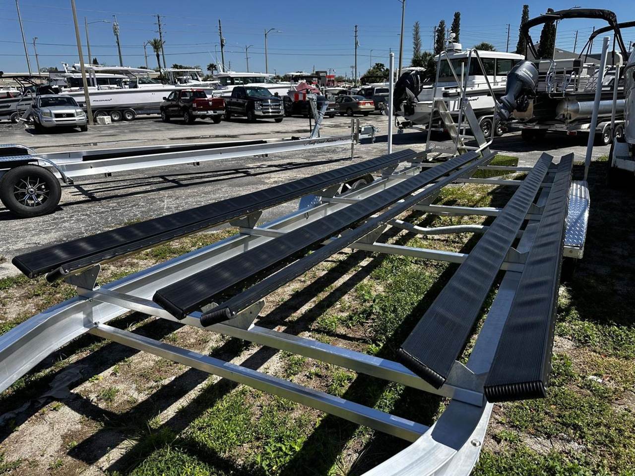 7K Dual Torsion Pontoon · photo 4