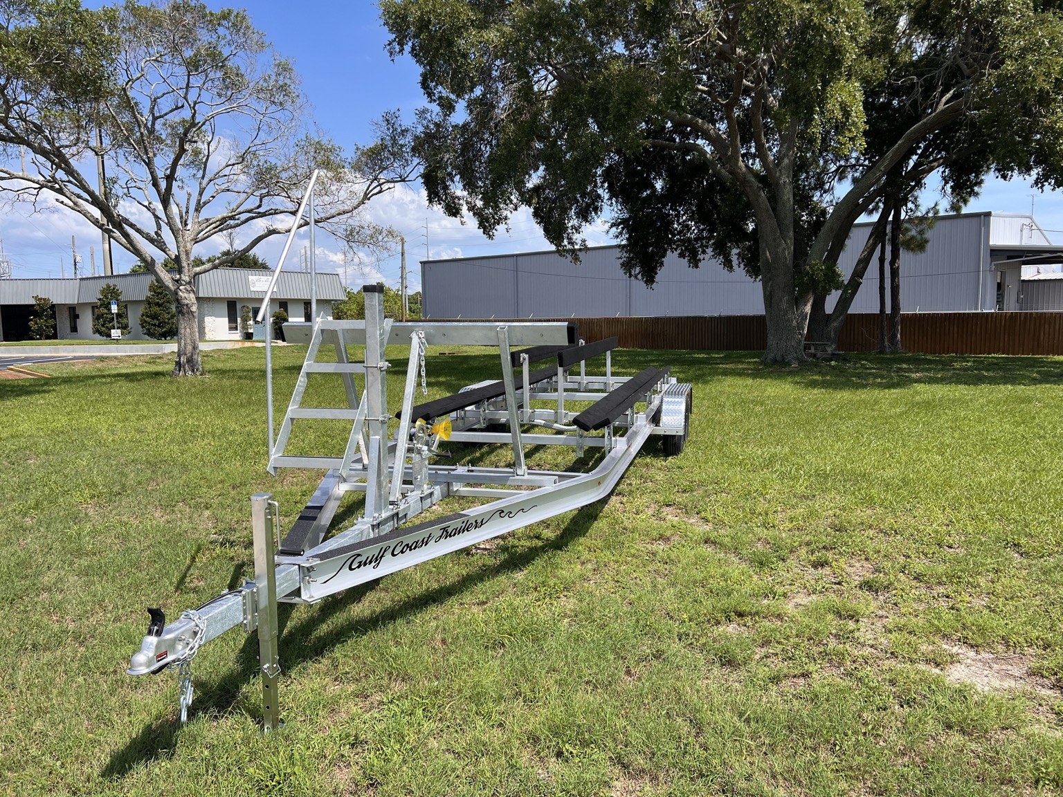 Front view of a Gulf Coast Trailers 7K–12K Dual Catamaran build