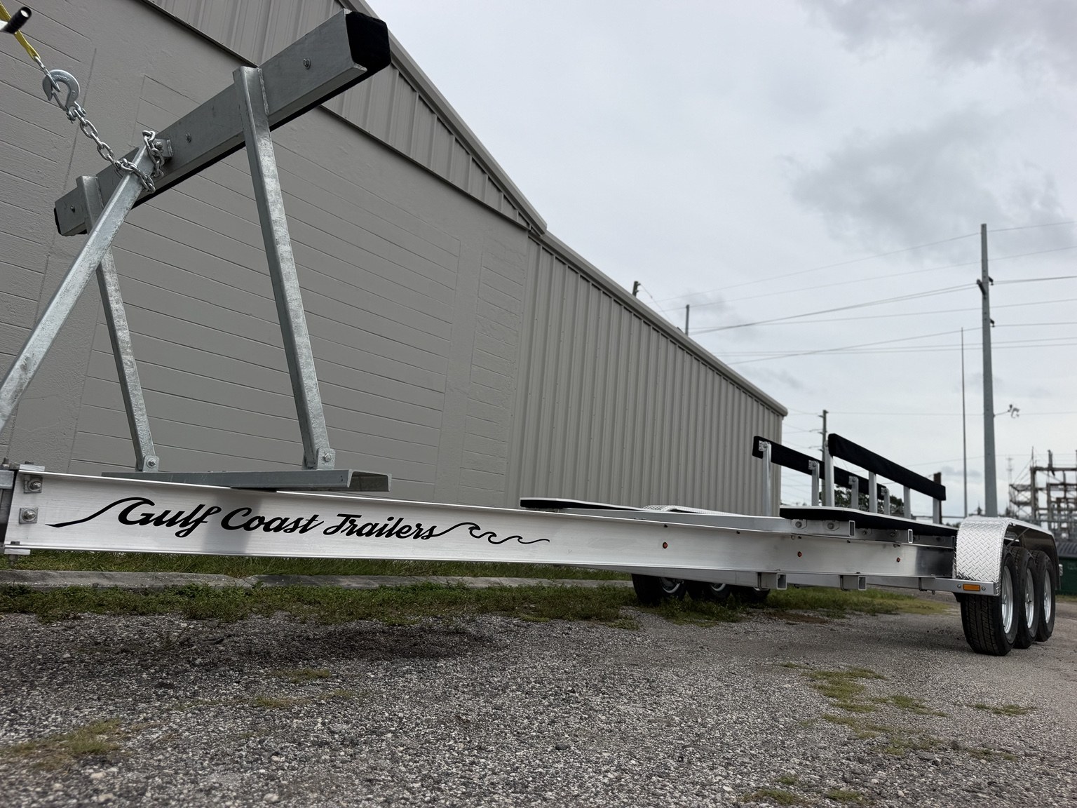 18K catamaran trailer · Branded frame