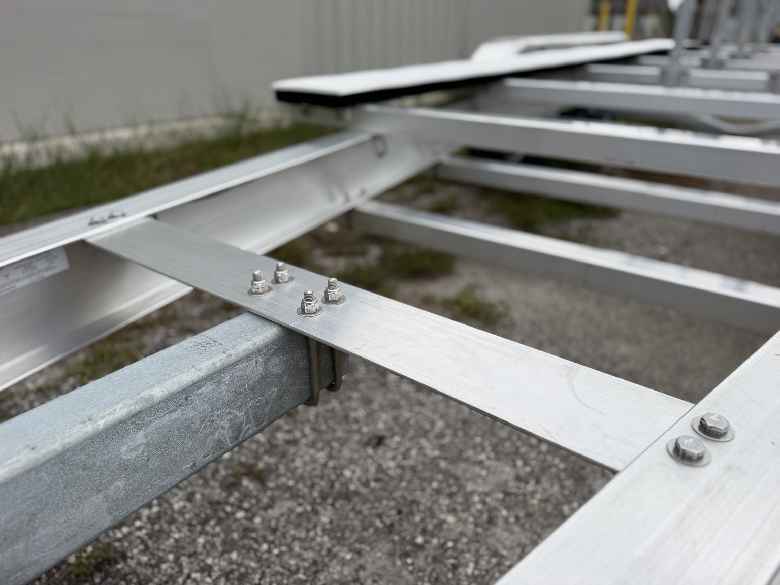 18K catamaran trailer · Bolted frame joint