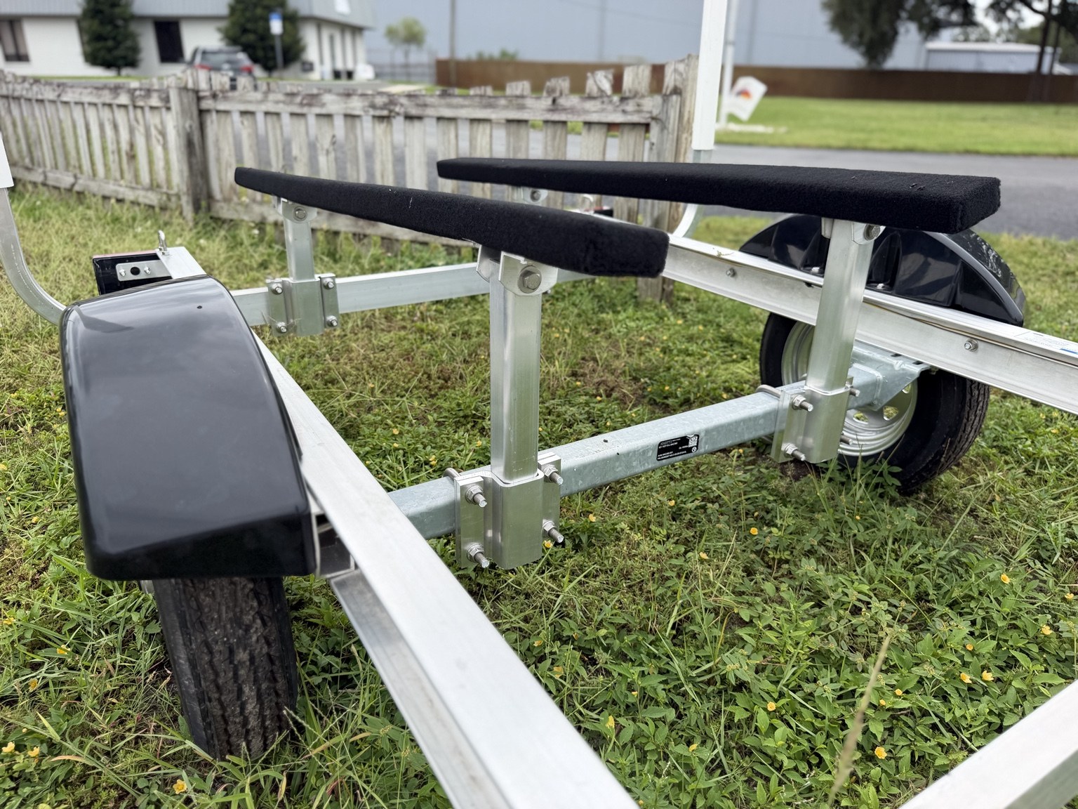 Extended-tongue jet ski trailer · Bunk supports