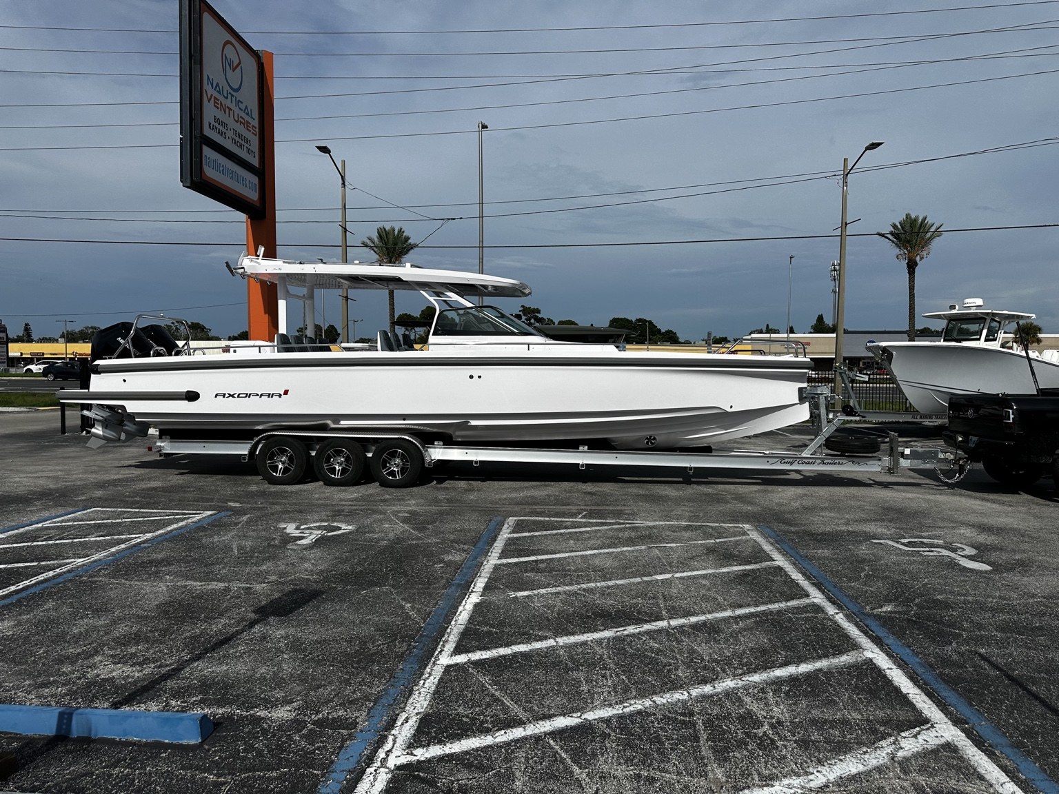 Axopar 37 · Trailer build