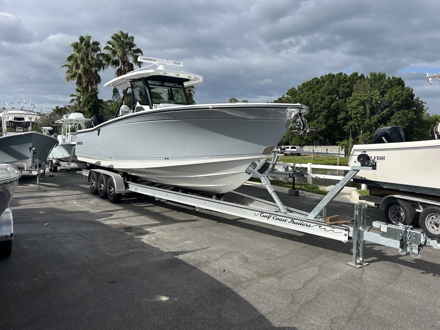 Blackfin 332 · Boat and Motor Superstores