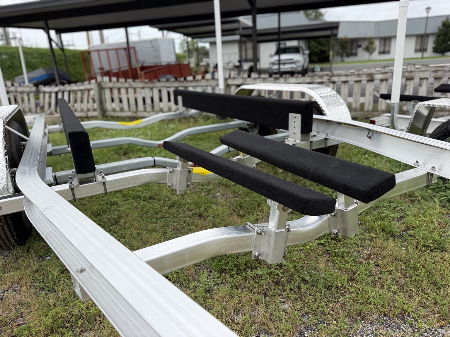Premium 7K · Hull-support bunks