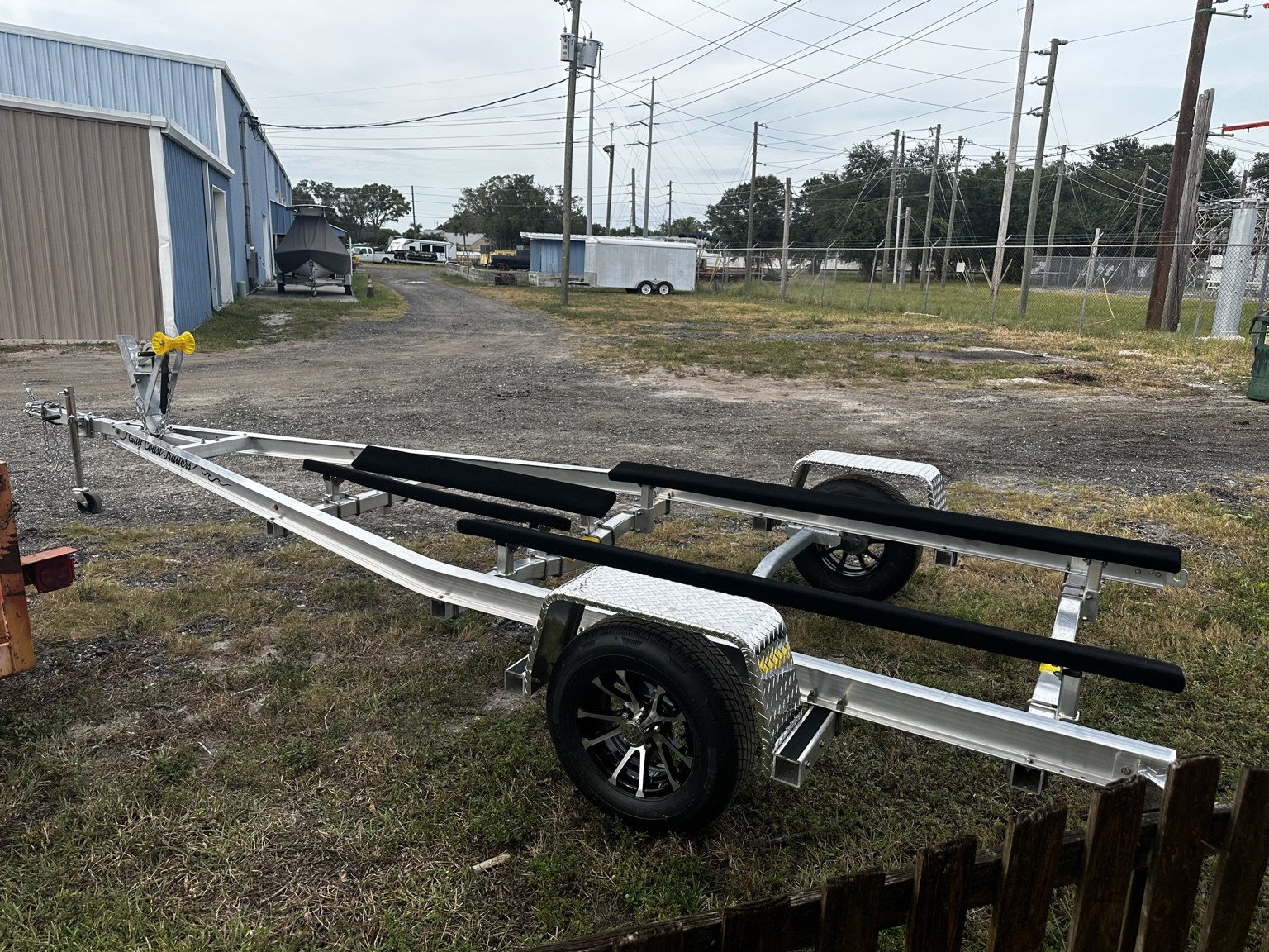 3.5K single-axle trailer side and rear angle