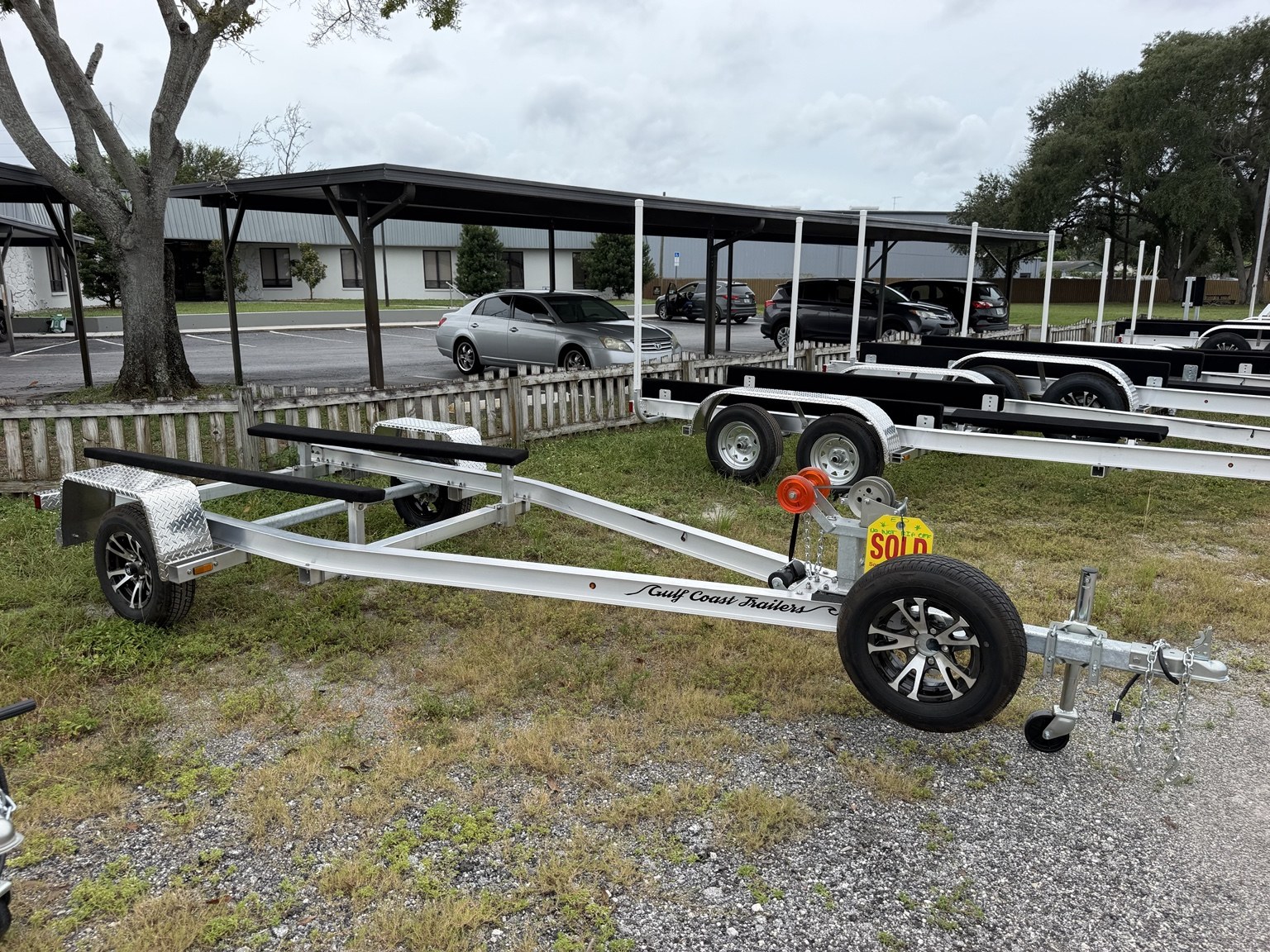 Single-axle skiff trailer · Full view