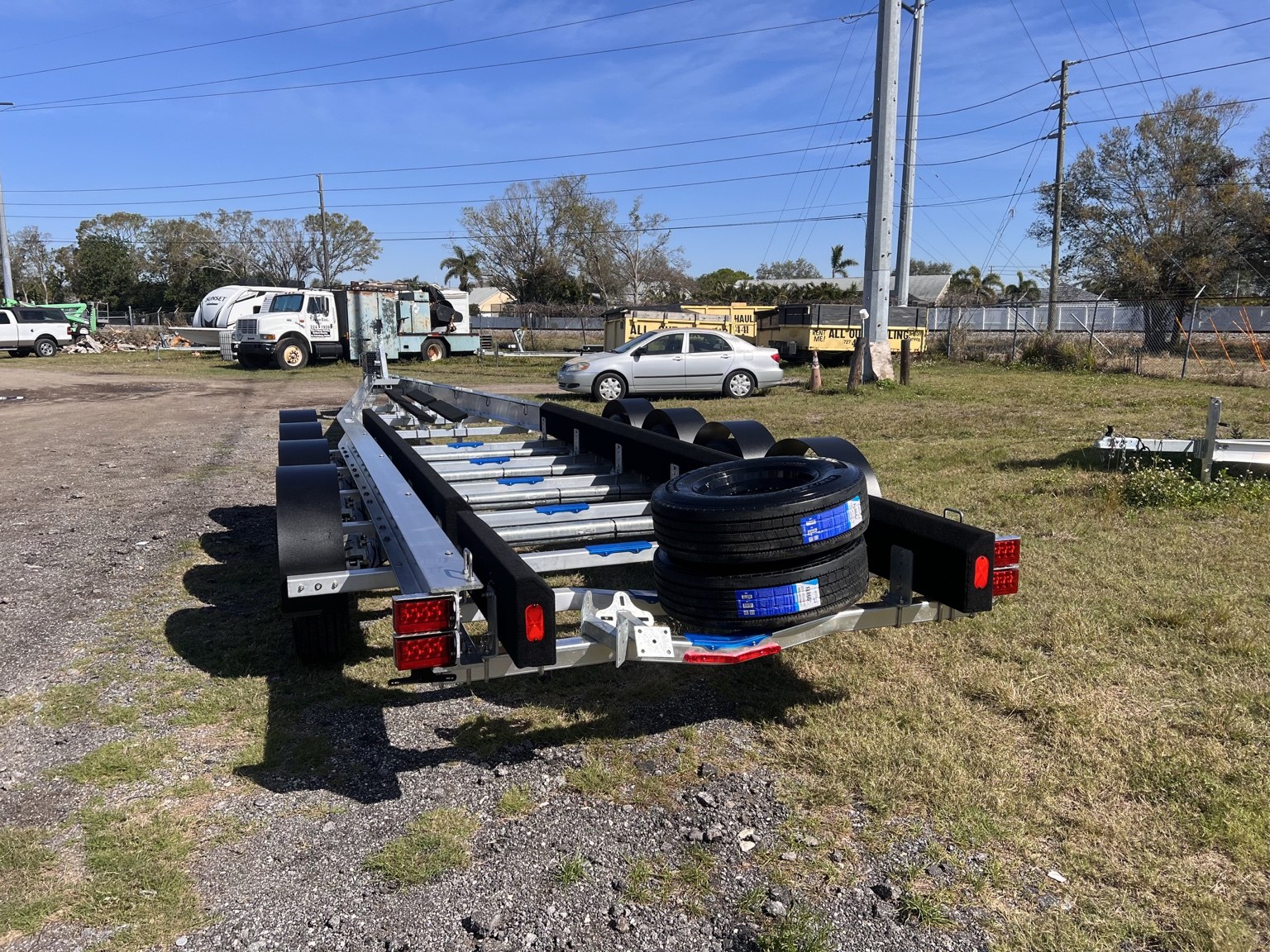 40K Quad-Axle Transporter · Rear view and spare tires