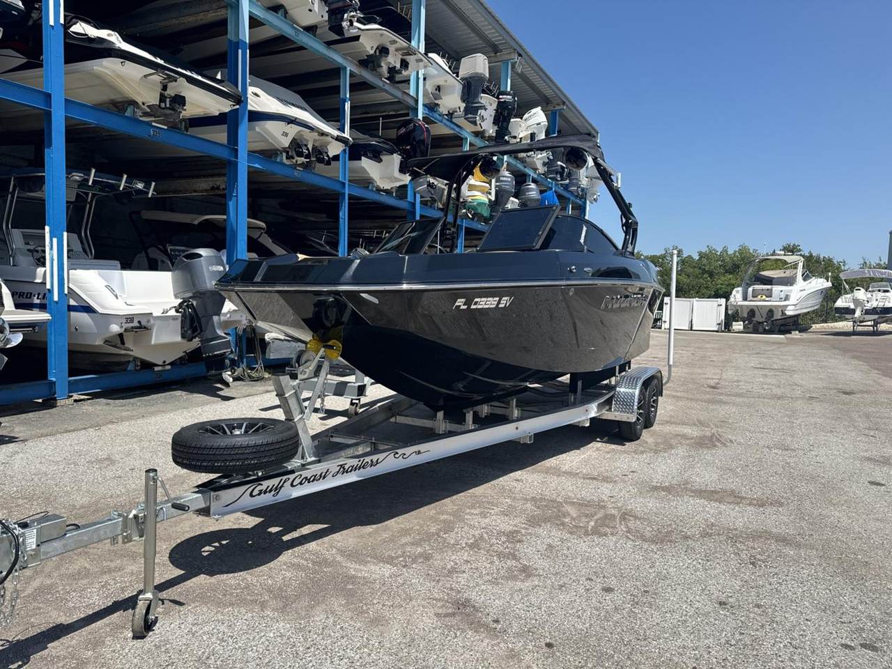 Moomba wake boat · Professional Yachts