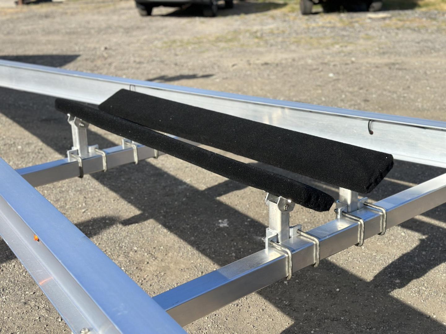 Adjustable carpeted bunk support detail