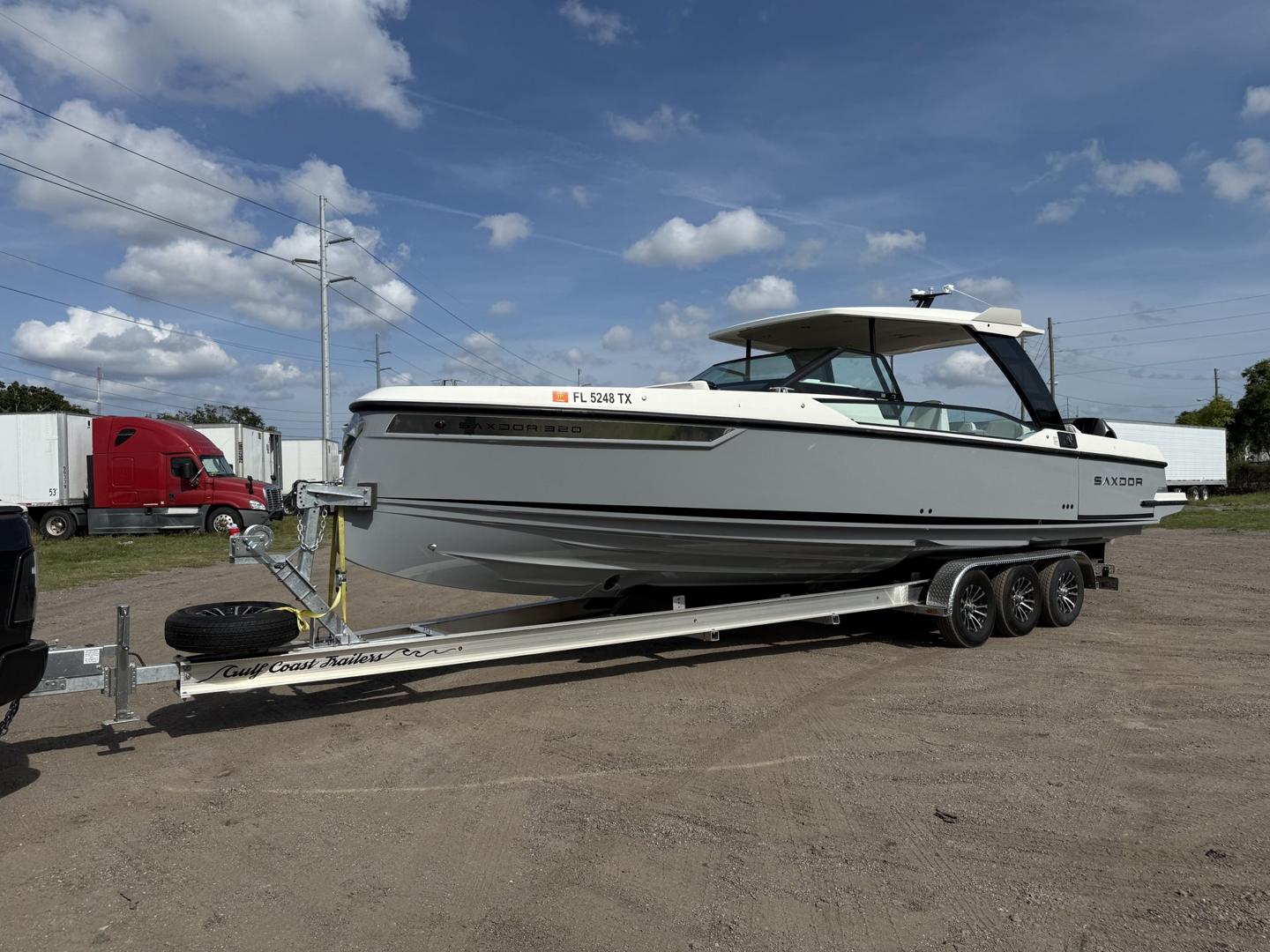 Saxdor 320 · MarineMax