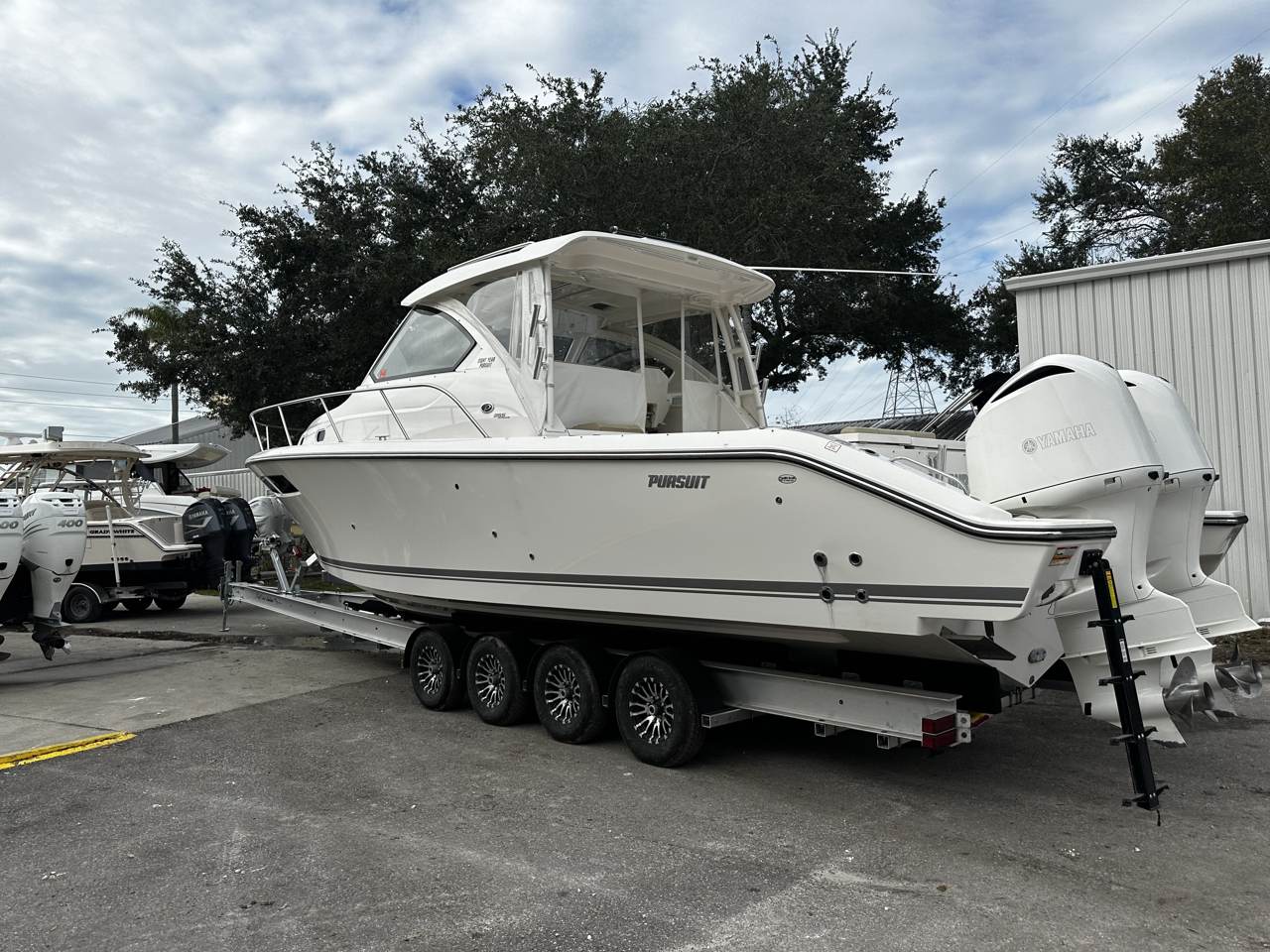 32K quad-axle trailer · Clearwater Marine