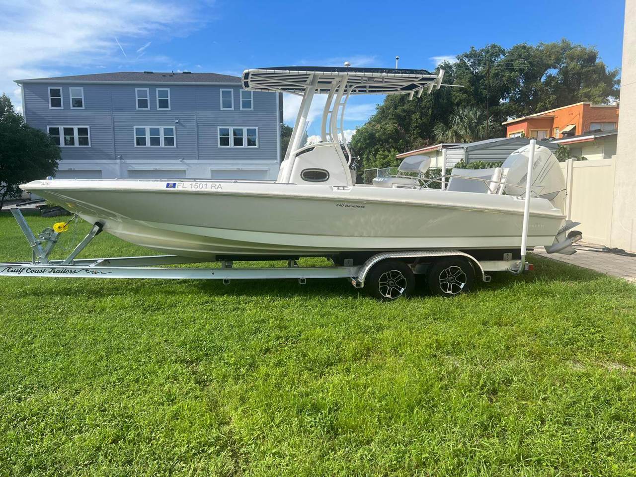 Boston Whaler 240 Dauntless